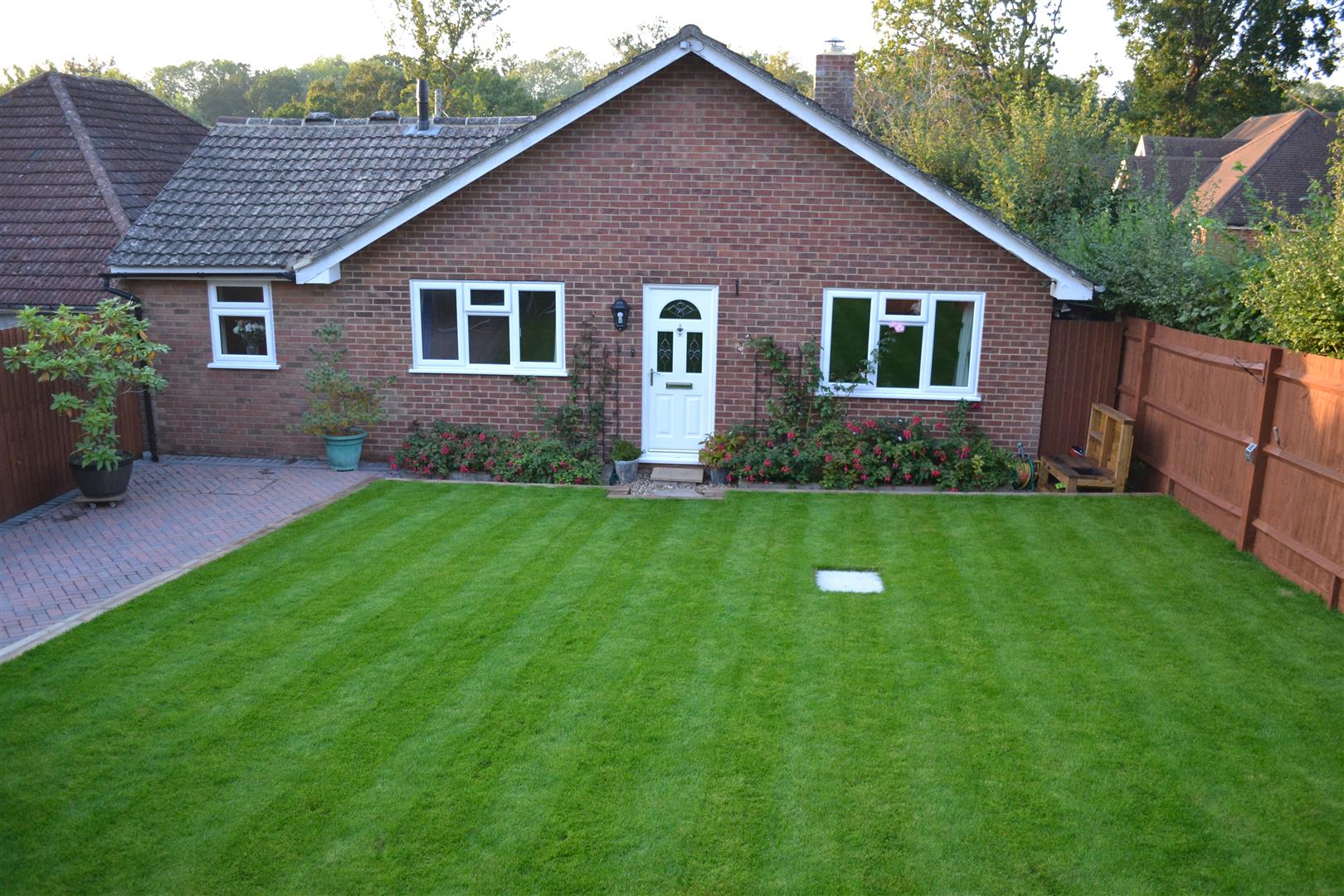 3 Bed Bungalow Detached, Reading Road, Chineham, Basingstoke Barons